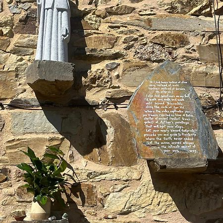 The Pilgrim Stone - Vegan B&B Rabanal del Camino Exterior photo